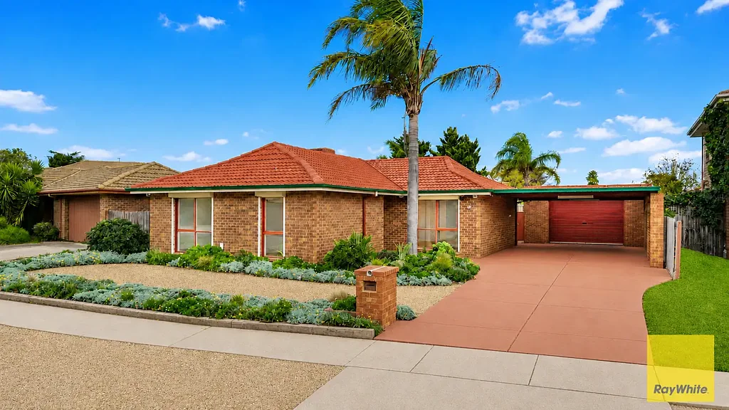 Hoppers Crossing 3ห้องนอน 802SQM/ Walking Distance to Werribee Plaza/ Cambridge Estate!!