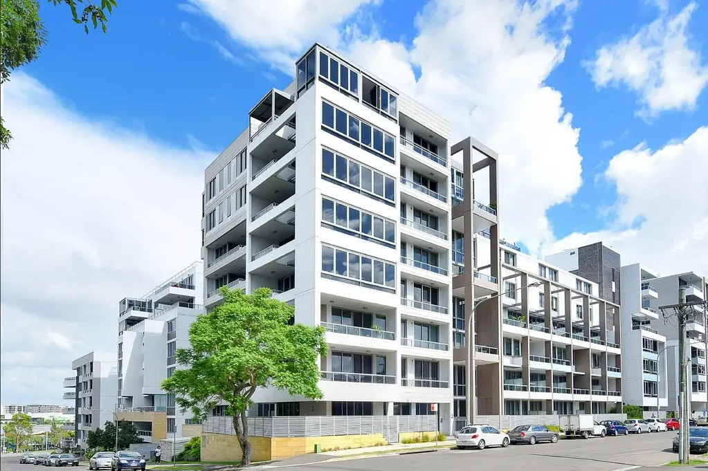Stylish Split Level Apartment in Prime Location