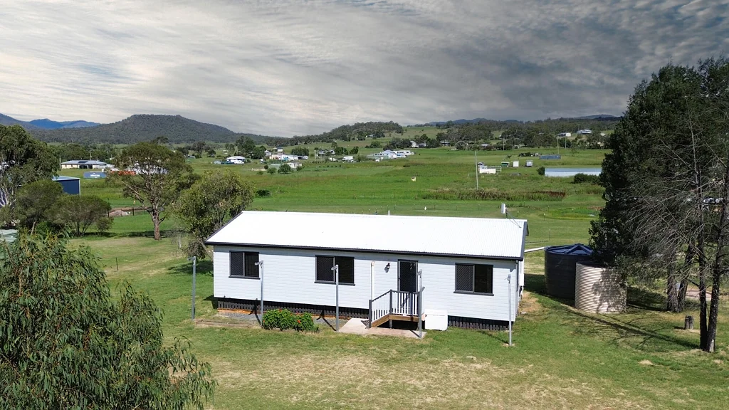 Country Home in Maryvale