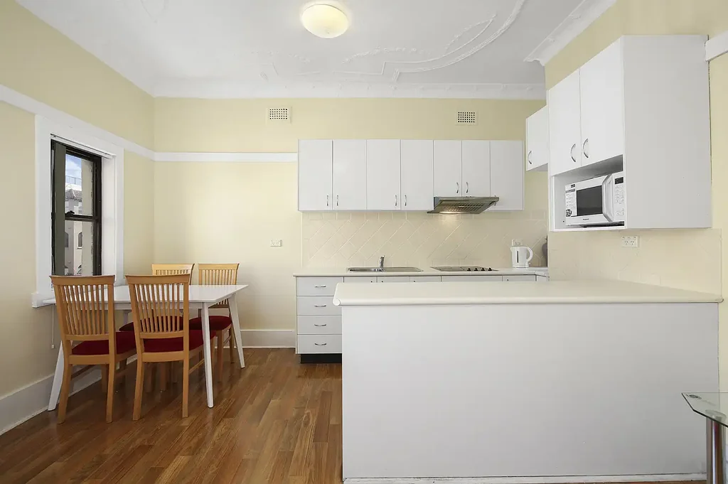 Fully Furnished 2 Bedroom Beachside Apartment