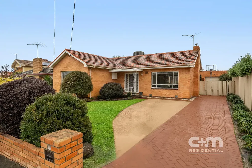 Glenroy 3 Bedroom Room to Grow on Coveted Chapman Ave