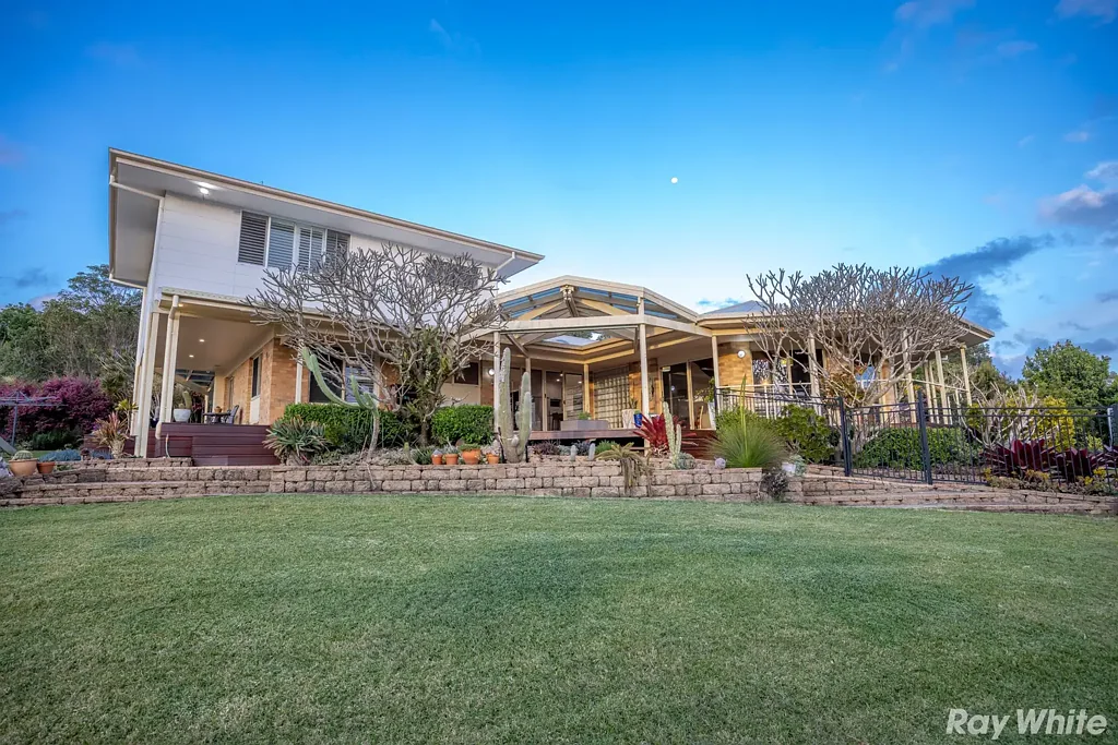 Forster 5कमरा Private Coastal Oasis in Stunning Cape Hawke