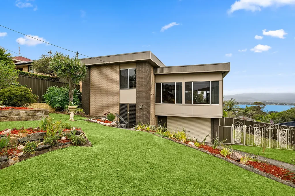 Mount Warrigal 3कमरा Panoramic Lake Views, Family Space & Endless Potential