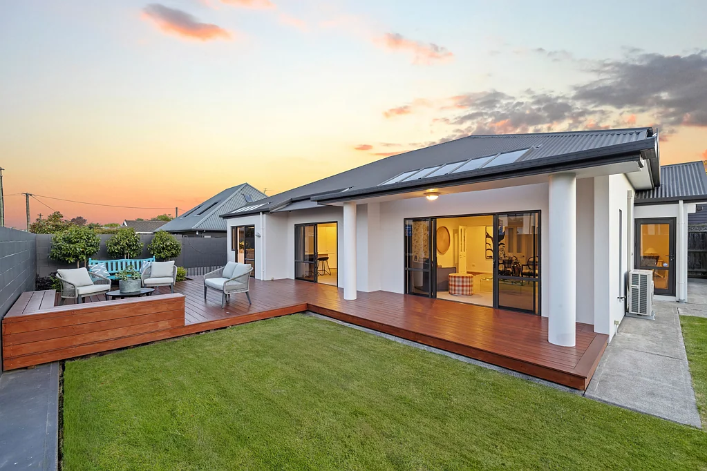 Strowan 3房  Sunny, Secure, and Set for Family Living