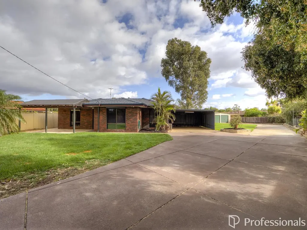 16 Chancery Court, Forrestfield, WA 6058