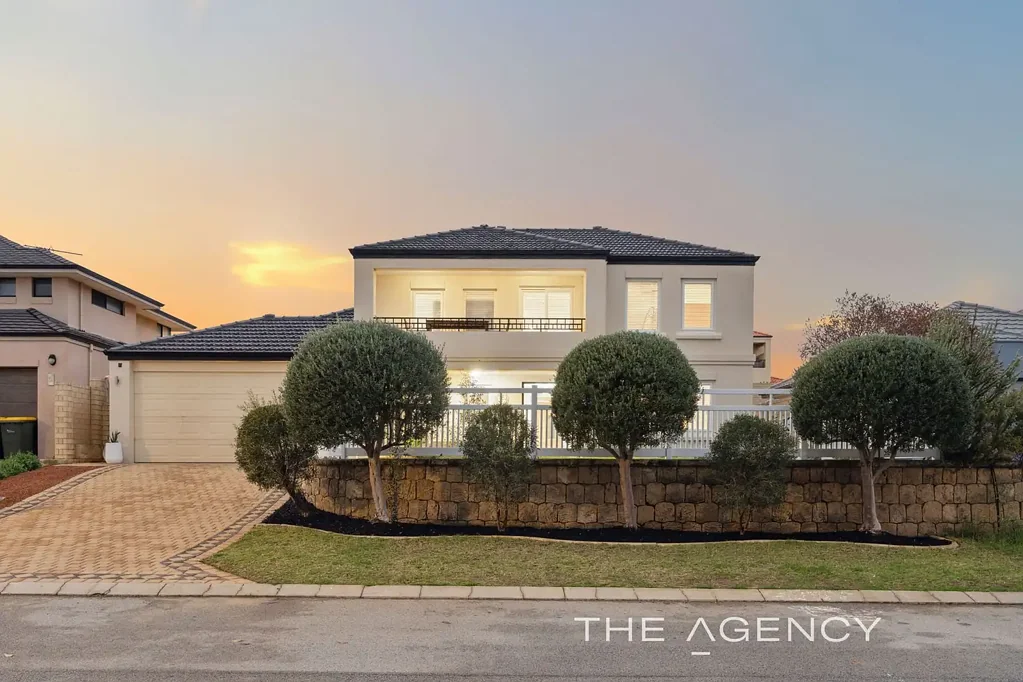 Mindarie 5 Bedroom MINDARIE MASTERPIECE WITH OCEAN VIEWS