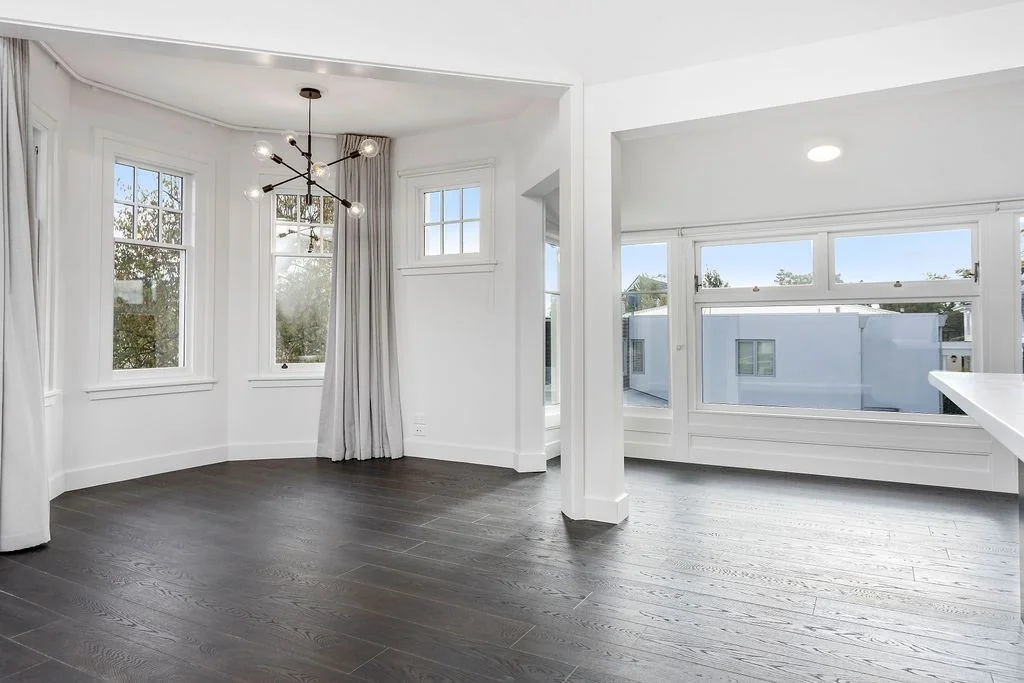 Executive second floor apartment in Merivale