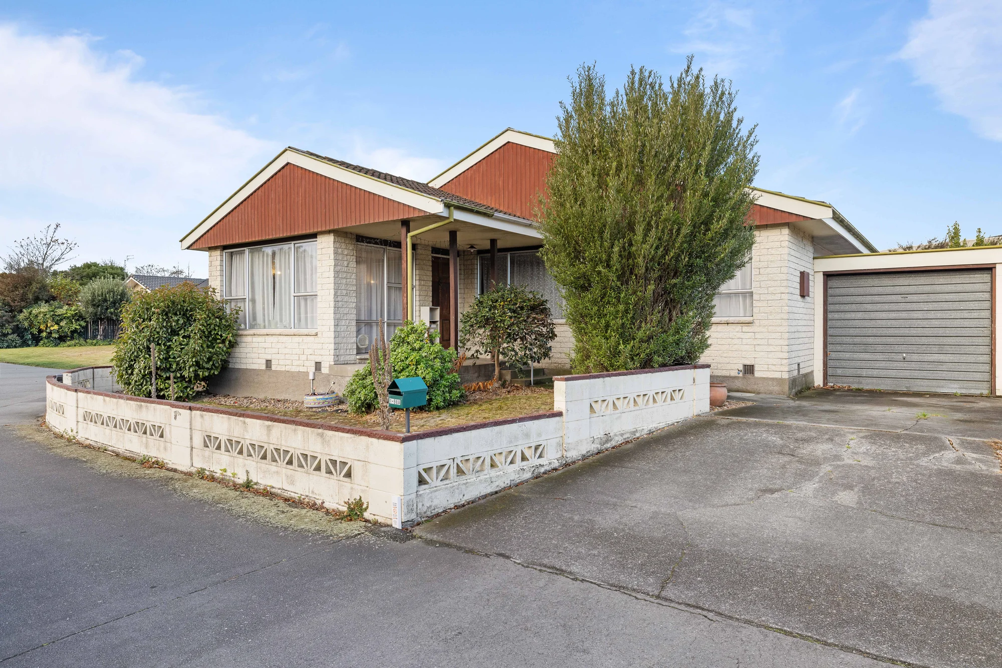 Burwood 3غرفة نوم Great Location, Easy Living!