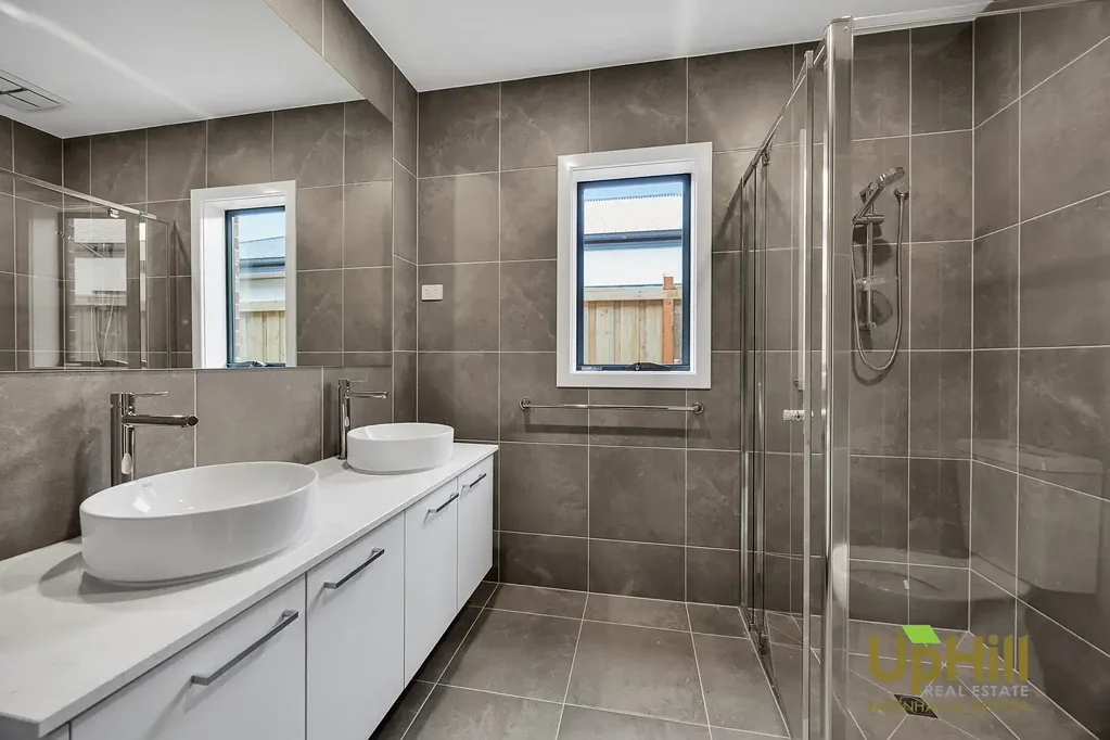 Officer 4Kwarto Brand-New Elegance Meets Effortless Living in Sought-After Officer North..!!