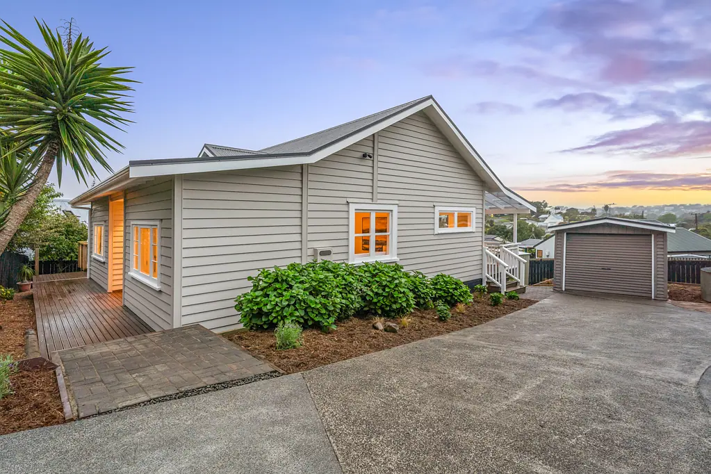 Stanmore Bay 4房  Completely Transformed: Good As New!