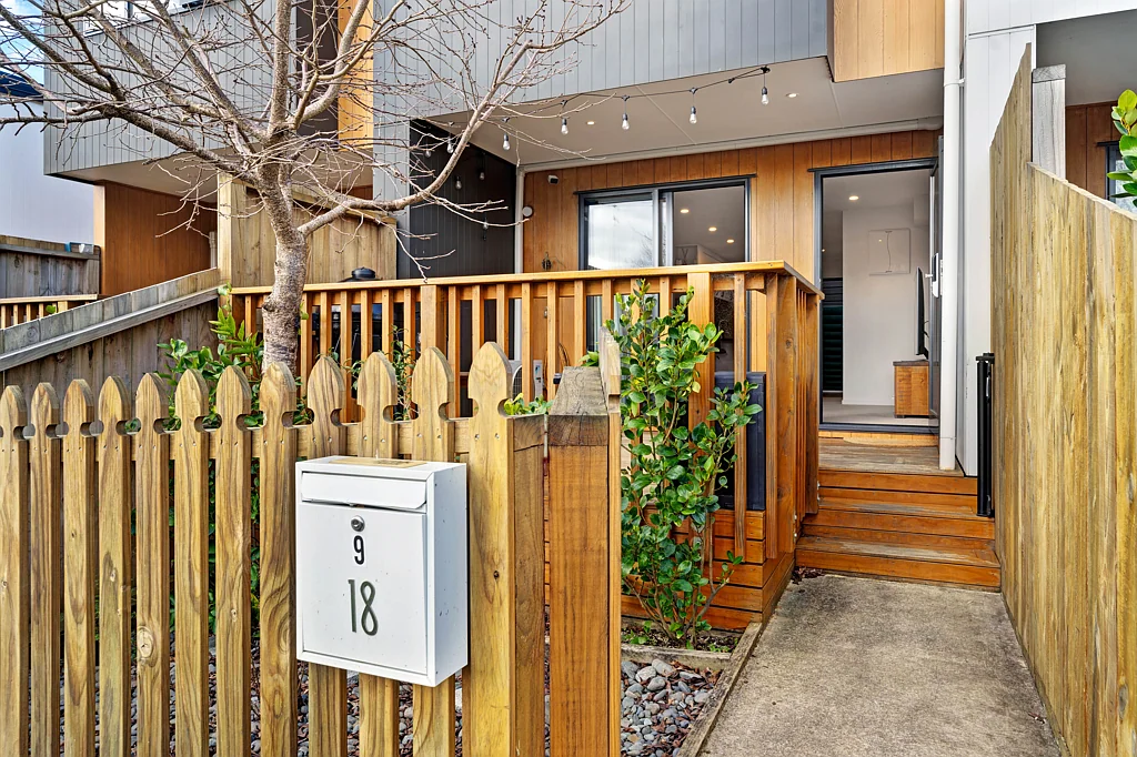 9/18 Hewlett Road, Massey, Waitakere City, Auckland