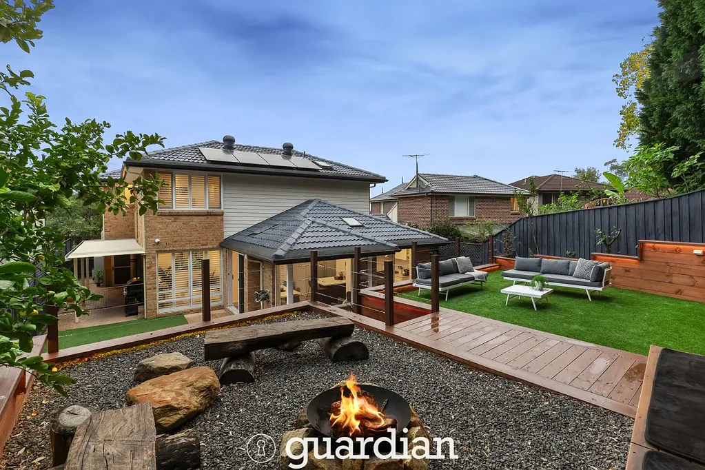 Dural 4房 Elouera Estate宝地 510sqm全改住宅 多区娱乐 火坑聚会 智能家居 优质学区 Stunning fully renovated family entertainer
