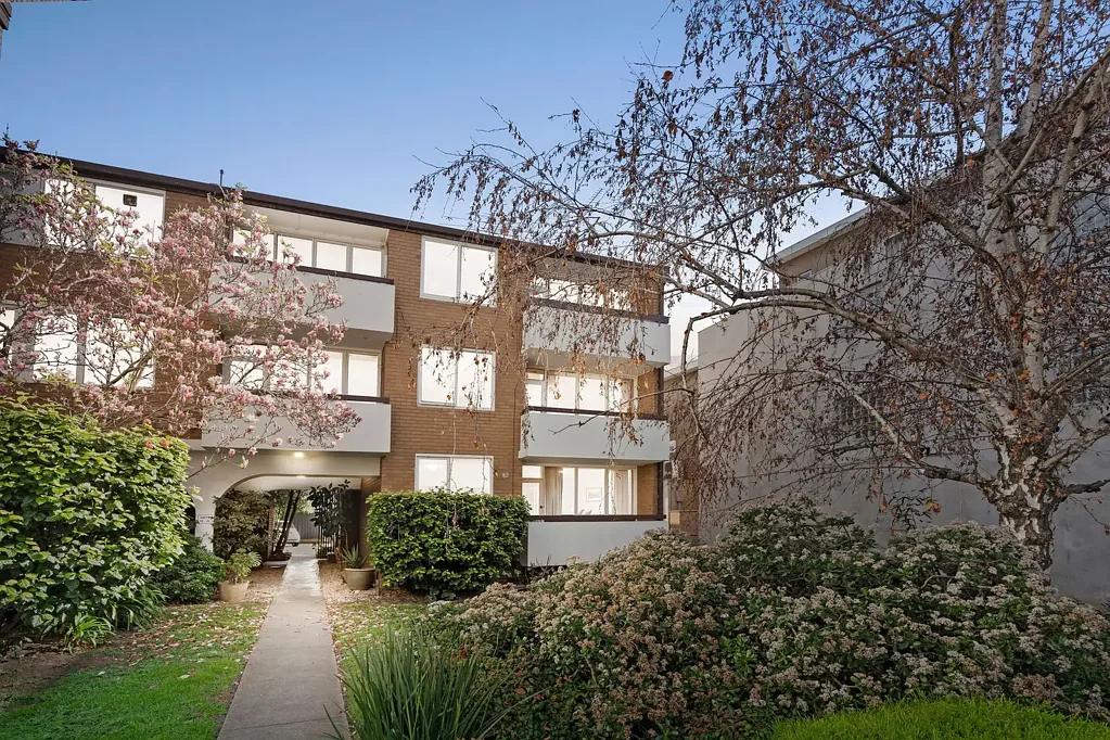Moonee Ponds 2房 Moonee Ponds 优越地段的尊享生活 Elevated Living in a Premier Moonee Ponds Location