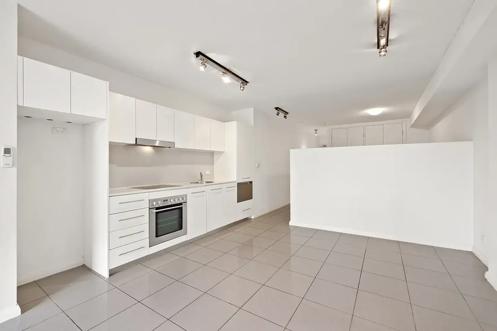 1 BEDROOM MEZZANINE STYLE APARTMENT
