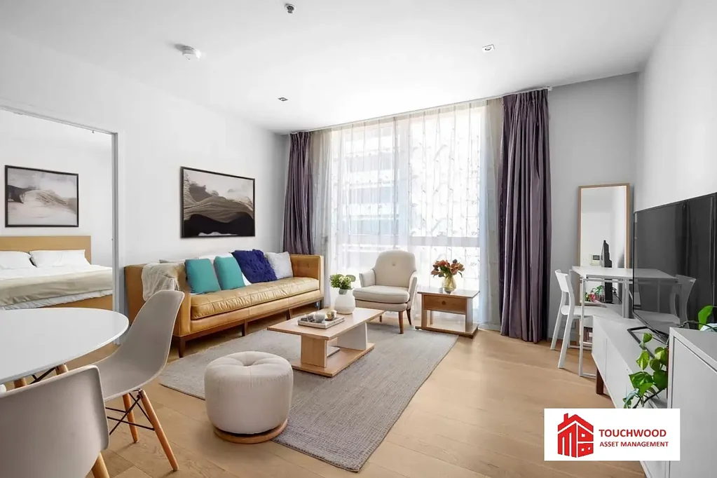Stylish 2-Bedroom Apartment in QV1, Melbourne CBD (Virtual staging)