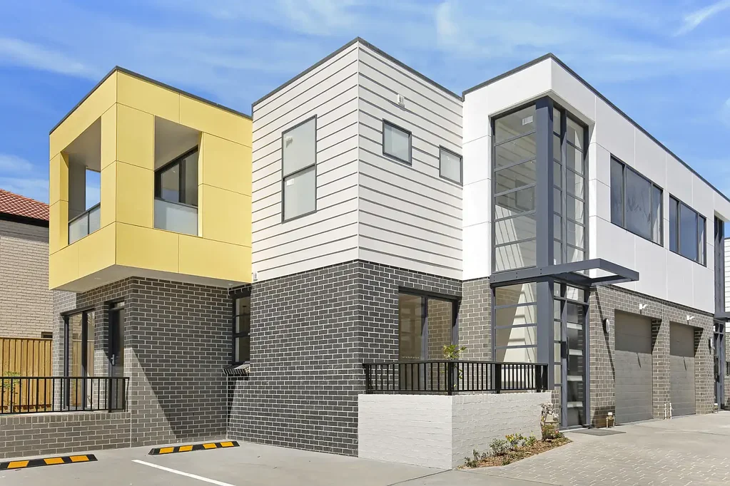 SPACIOUS TOWNHOUSE LOCATED IN THE NORTHERN SUBURBS