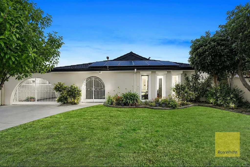 St Albans 3房 精美呈现的优越地段家庭住宅 Beautifully Presented Family Home in a Prime Location