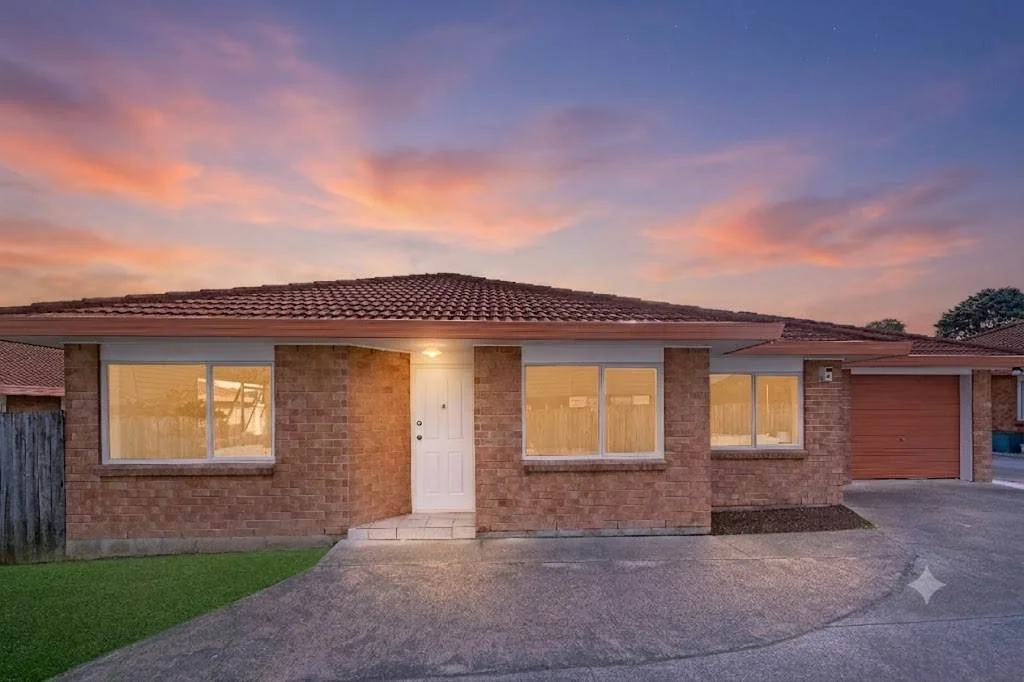 Clendon Park 3 Bedroom Easy-Care Brick & Tile Living!