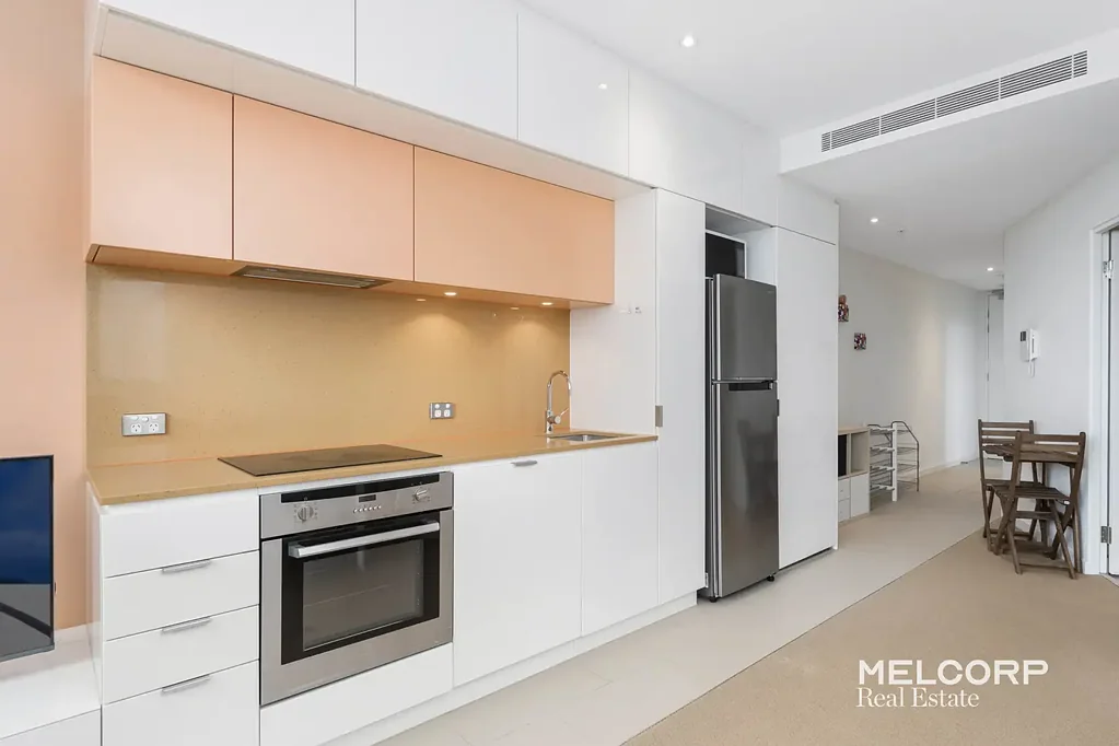 SPECTACULAR LOCATION - UNFURNISHED WITH WHITEGOODS