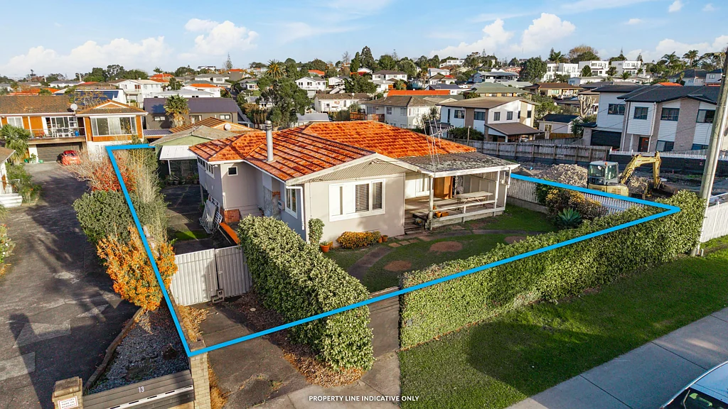 Te Atatu South 3房  Cash Buyers. Project Opportunity. 734sqm Freehold.