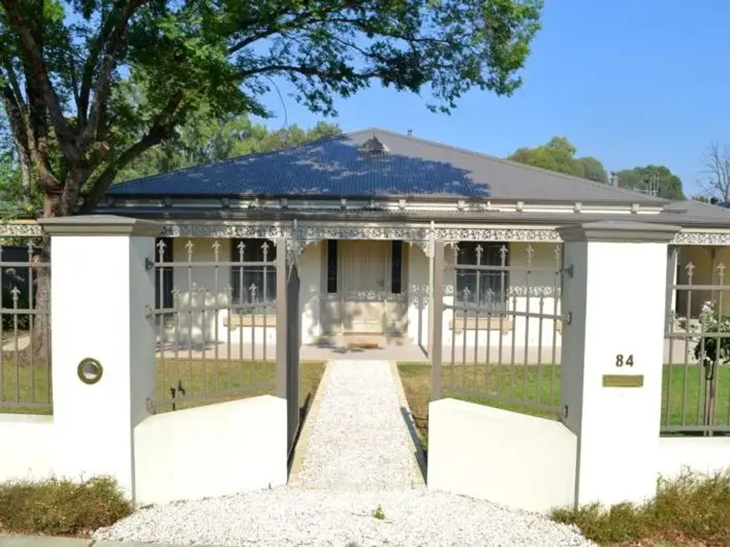 FULLY FURNISHED - CONTACT AGENT FOR AVAILABILITY!!