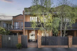 9 Henry Street, Carlton North