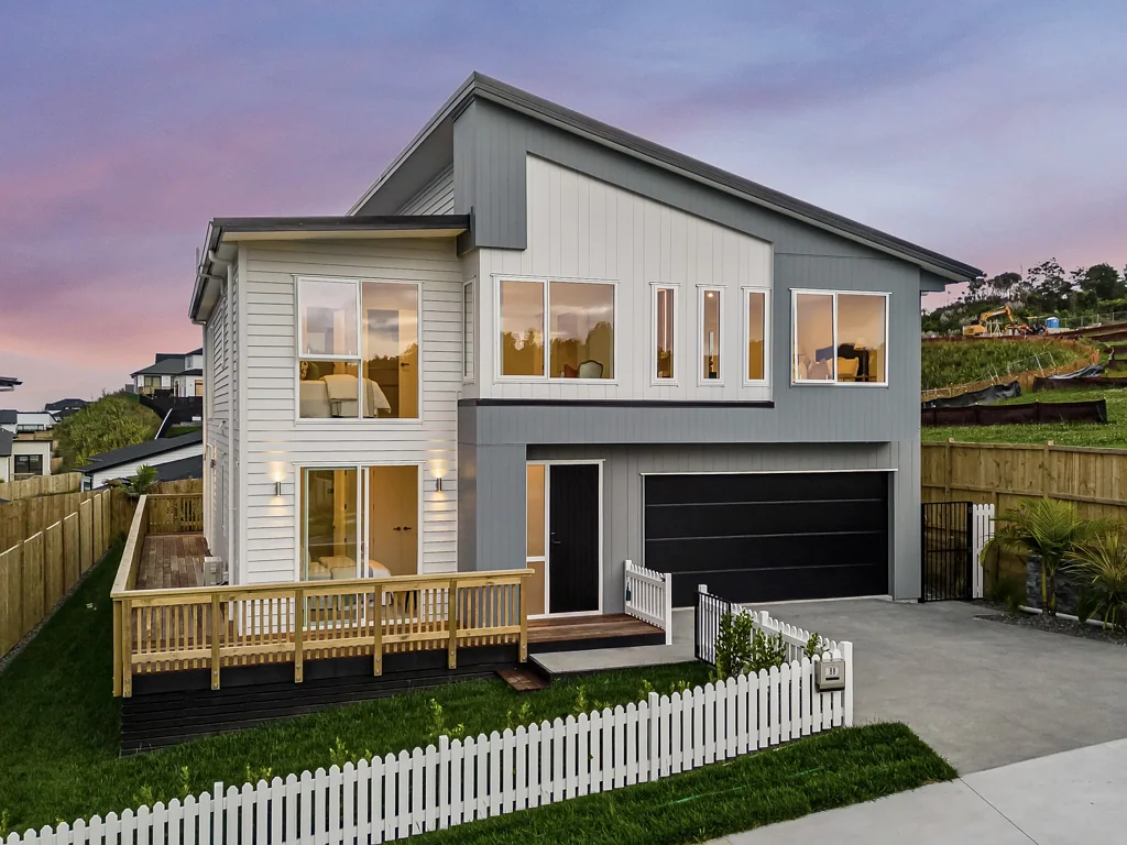 Millwater 5房  Elevated Living with Sea Views & Three Ensuites