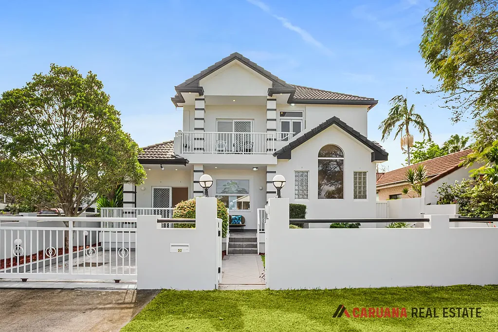 Sans Souci 6部屋 Full Brick Superb Two-For-One Home or Investment Opportunity
