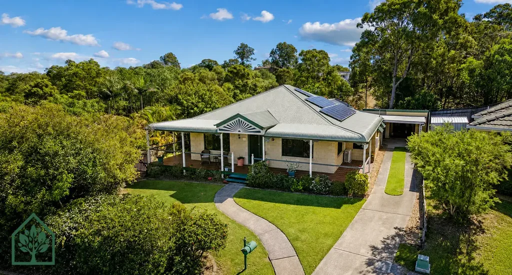 Parkwood 3房  Rare Character Home in a Peaceful Cul-de-Sac!