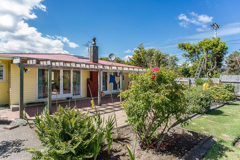 17 Alexander Road, Raumati Beach, Kapiti Coast, 2 침실, 1 욕실