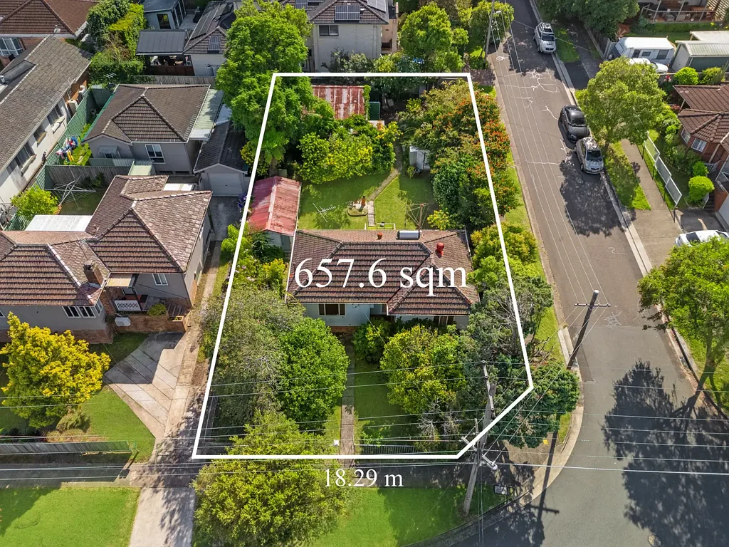 Ryde 2ห้องนอน Prime Corner Duplex Site – 657.6sqm with Wide 18.29m Frontage