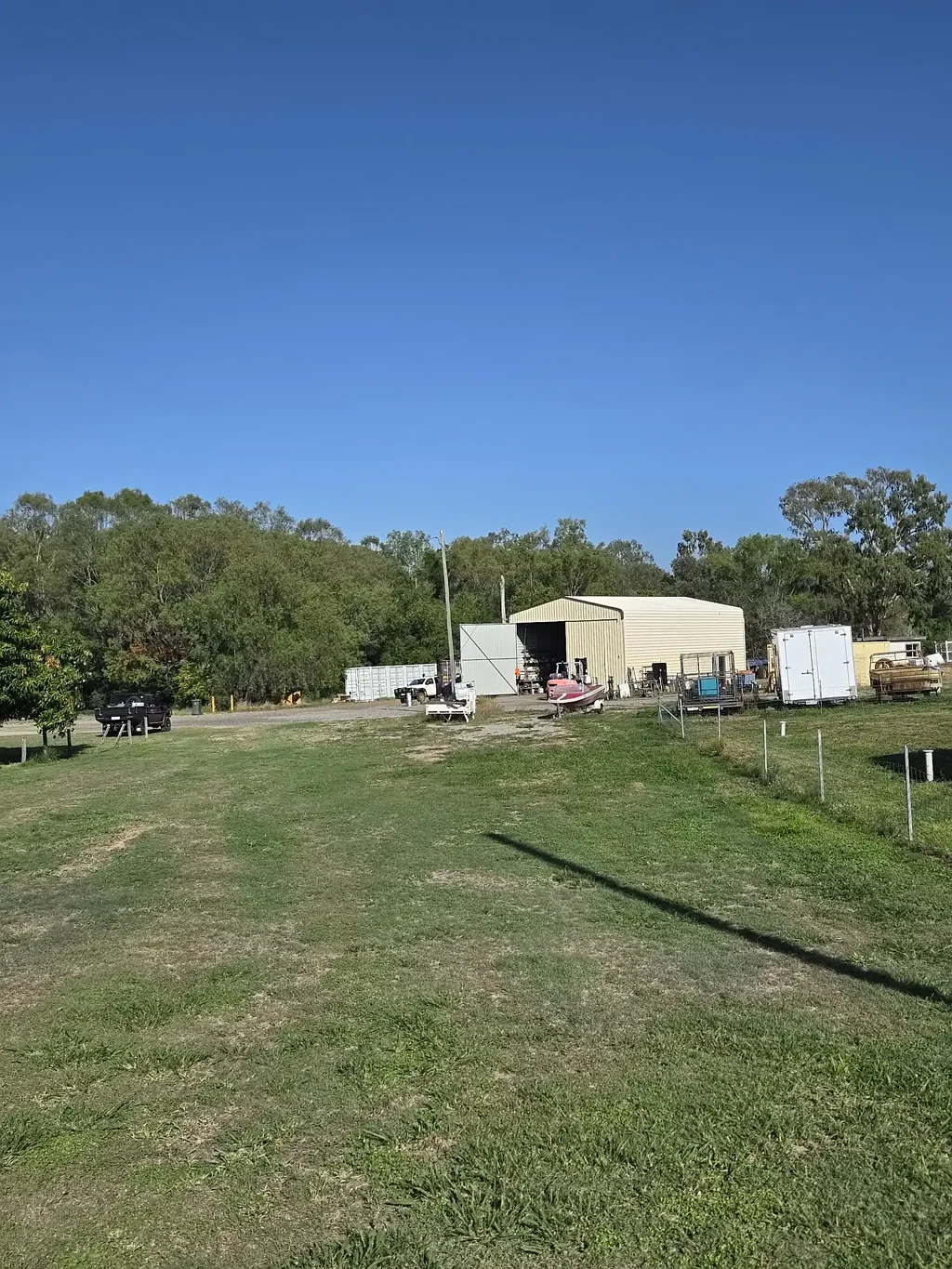Baralaba Large Powered Shed with Dual Access on an Acre Block!