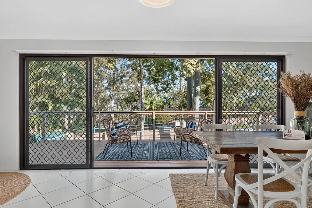 Southport 4침실 Spacious Family Home in a Highly Sought-After Southport Location