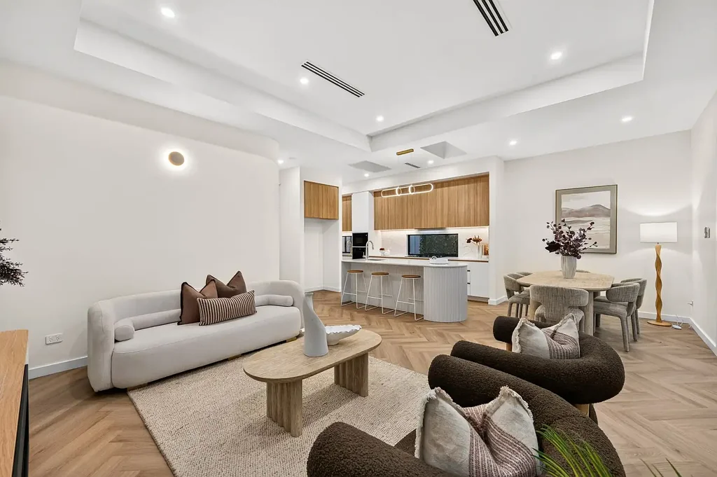 South Plympton 4Kwarto A New Benchmark in Architectural Luxury - This One Must Be Seen
