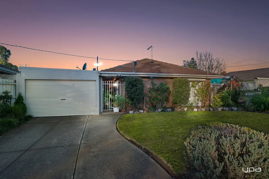 94 Coburns Road, Melton South, VIC 3338