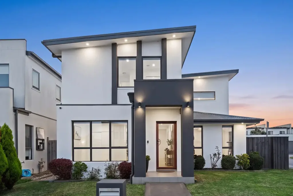 Catherine Field 5બેડરૂમ Versatile Family Living in a Prime Catherine Field Location!