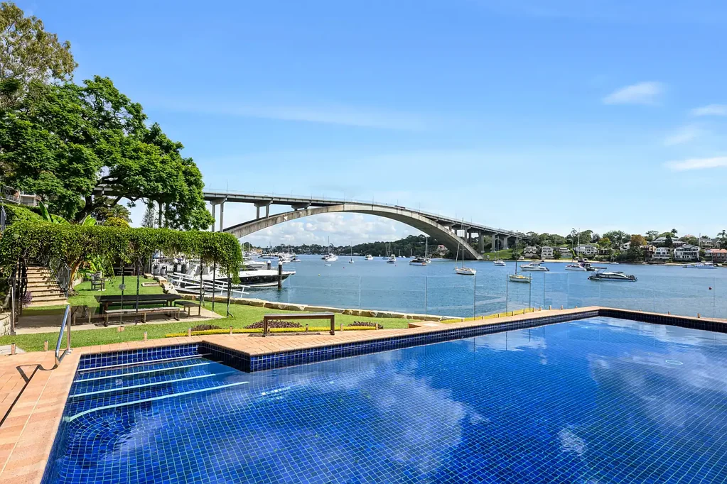 Drummoyne 3ห้องนอน RARE WATERFRONT PENTHOUSE | ICONIC PANORAMAS, PREMIER DRUMMOYNE POSITION