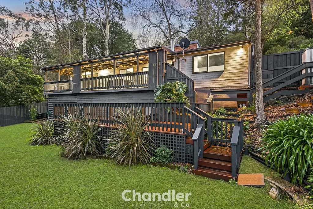 Upwey 4chambre Family Comfort, Treetop Decks & A True Hills Lifestyle