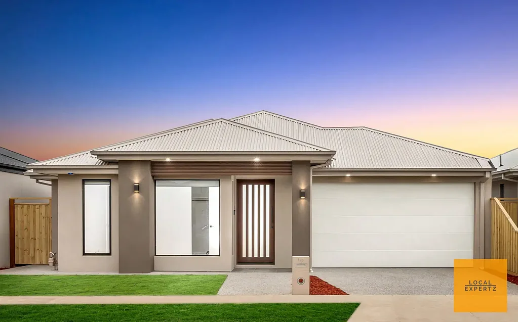 Fraser Rise 4Moenga Brand-New Custom-Built Luxury in a Prime Location.