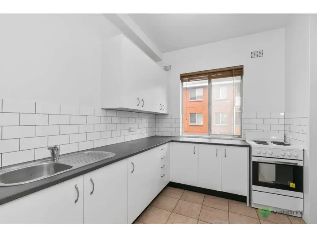Modern Apartment with LUG....
