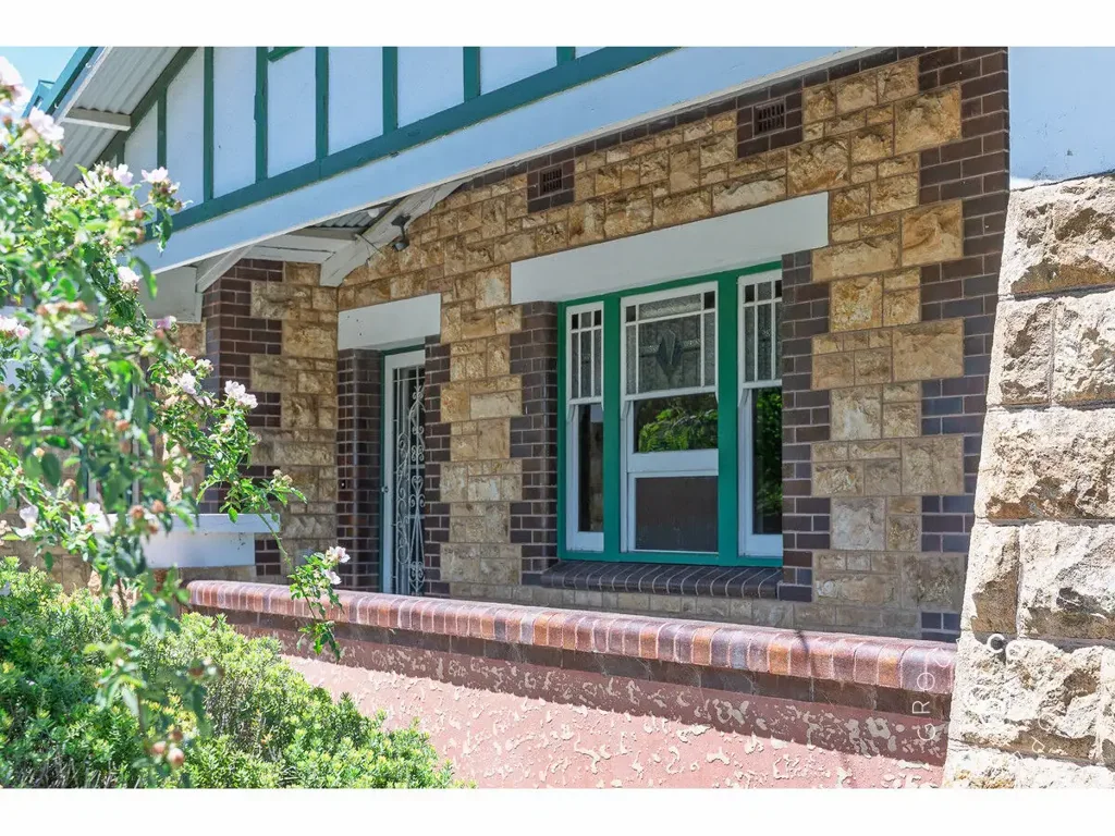 Lobethal 3ਬੈੱਡਰੂਮ A golden opportunity to acquire a character home