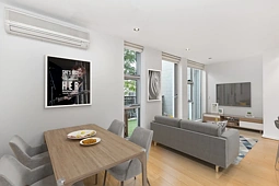 208/122 Ormond Road, Elwood