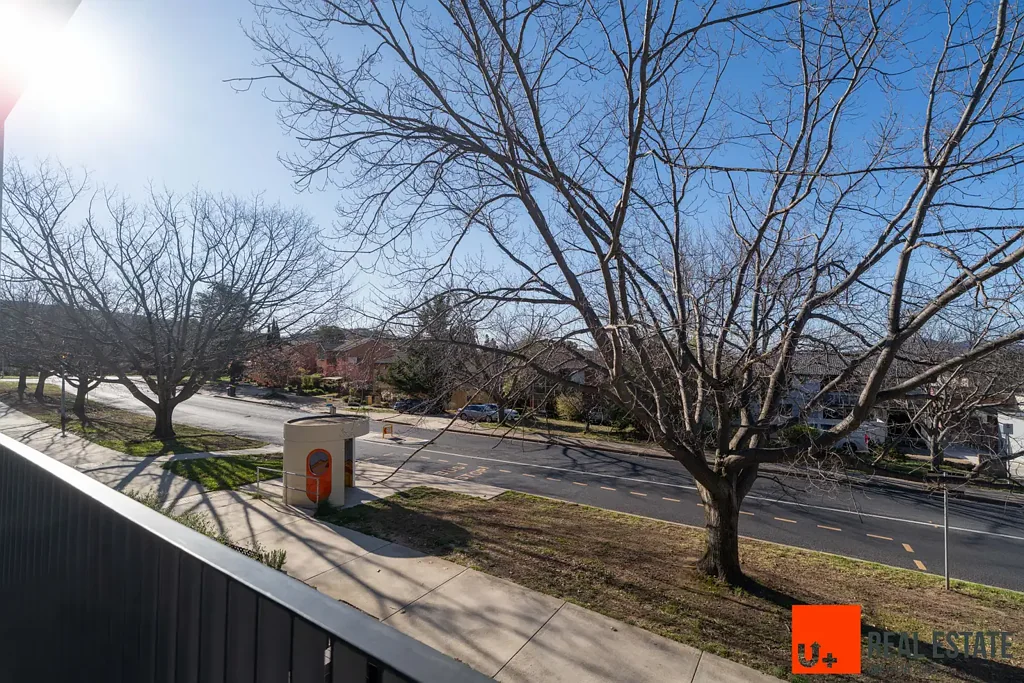 Luxury 3-Bedroom Townhouse with Premium Upgrades