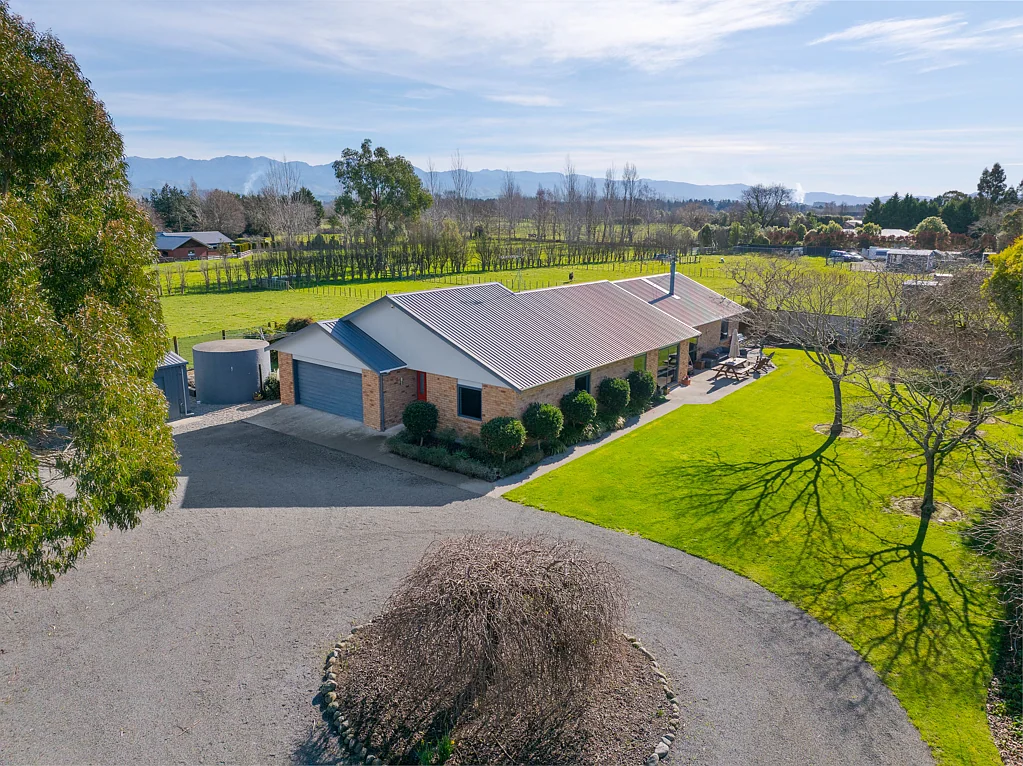 Masterton 4 Bedroom Easy Care Lifestyle Minutes from Town