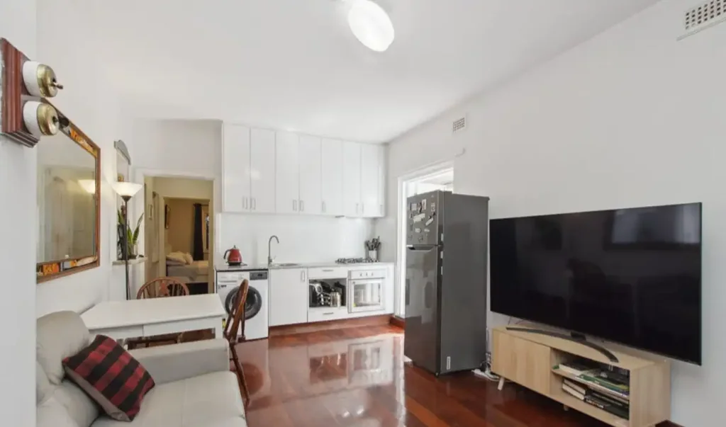 Luscious! Top Locale. River View! Ultra-convenient life style!