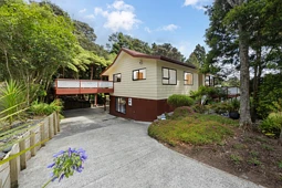 31 Wirihana Road, Titirangi