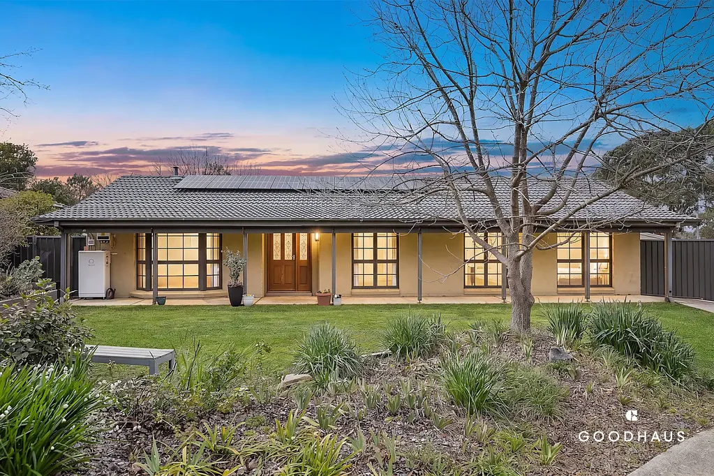 Florey 5房  Big Block, Flexible Floorplan And Four-Car Garage