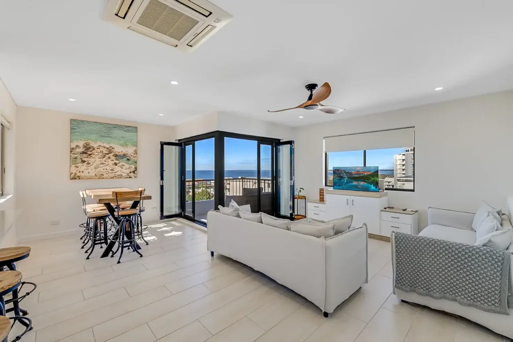 Caloundra 2房  LOCATION, LIFESTYLE & NOTHING LEFT TO DO!