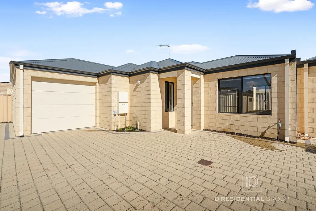 Stylish Villa Opposite Parklands – Freshly Updated & Ready to Enjoy