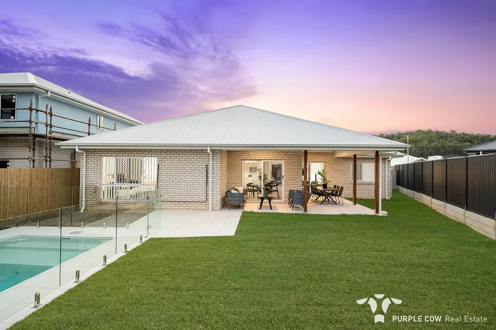Spring Mountain 4chambre 6m Pool | 571sqm Flat Land | Ducted Air Con | High Ceilings | 3x Living areas